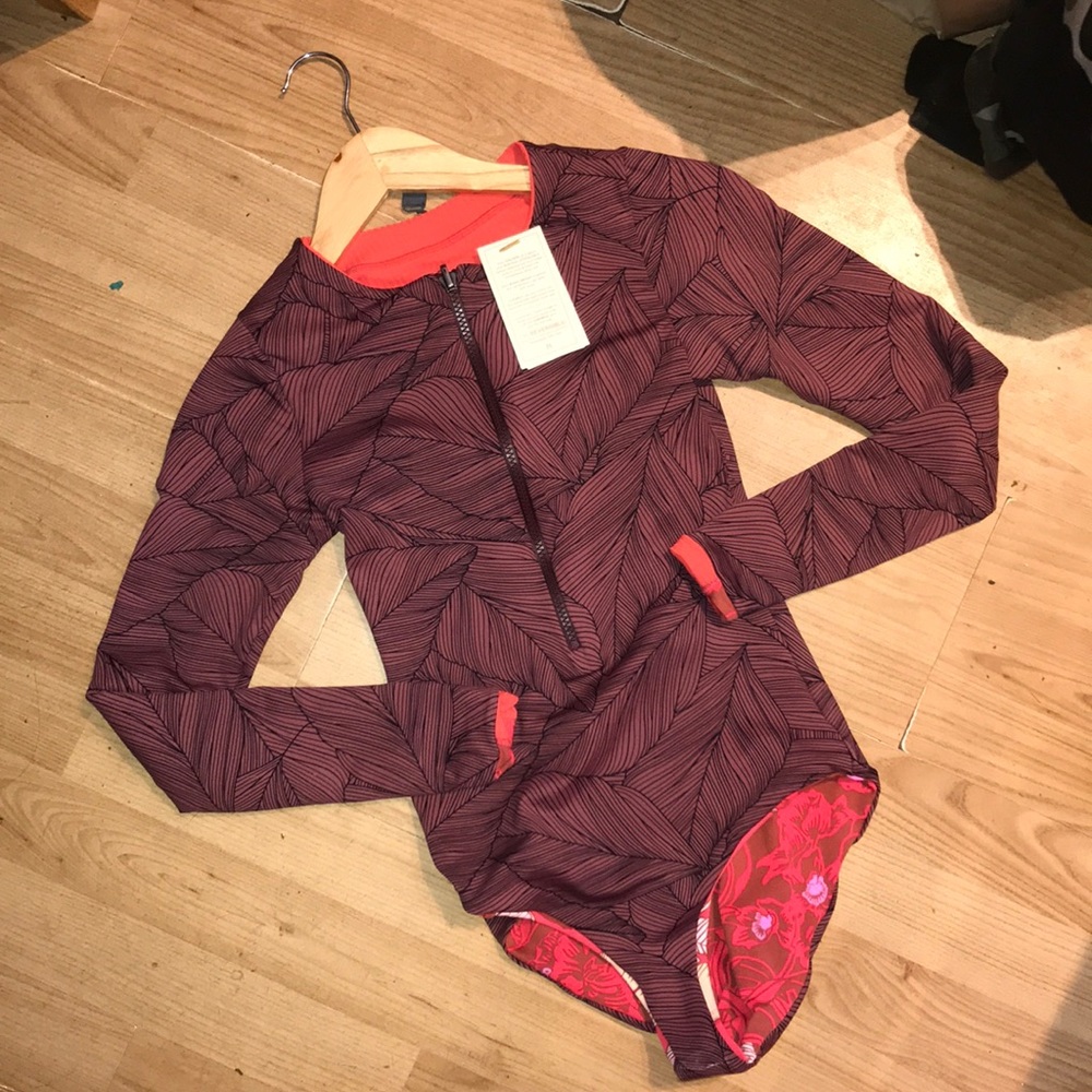 NWT♥️♥️ MAAJI ONE PIECE SIZE SMALL BODYSUIT